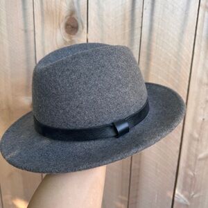 Gray Wool Felt Fedora Hat with Black Leather Band